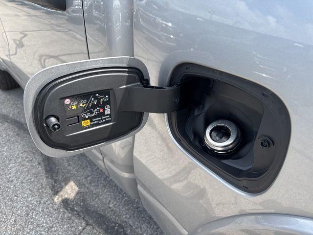 new 2025 Ram 1500 car, priced at $45,637