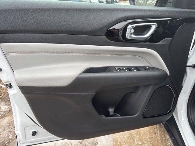 new 2025 Jeep Compass car, priced at $30,003