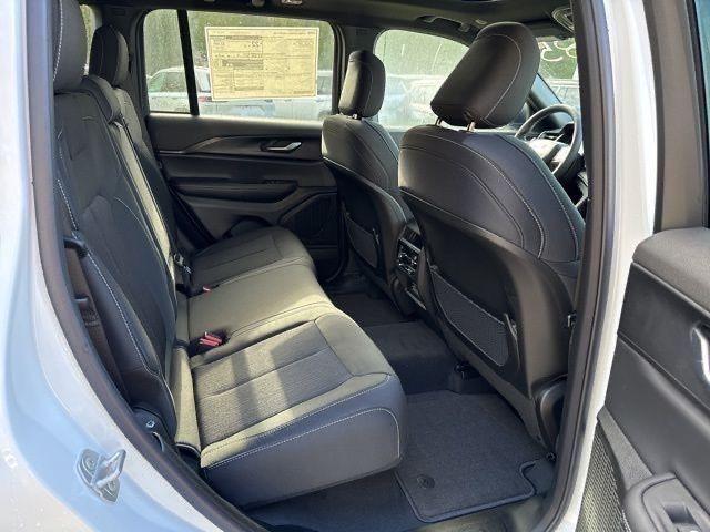 new 2025 Jeep Grand Cherokee car, priced at $41,780