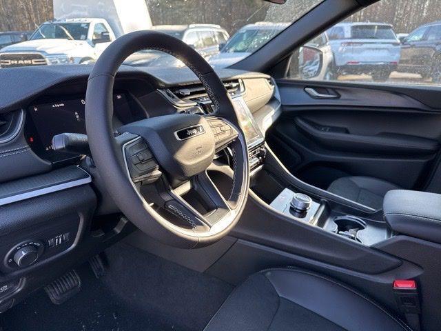 new 2025 Jeep Grand Cherokee car, priced at $42,454