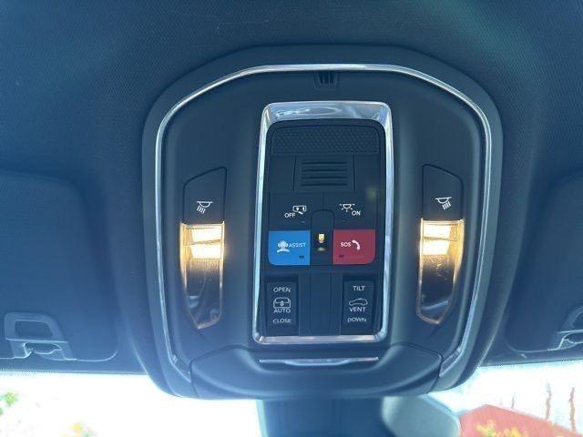 new 2025 Jeep Grand Cherokee car, priced at $40,953