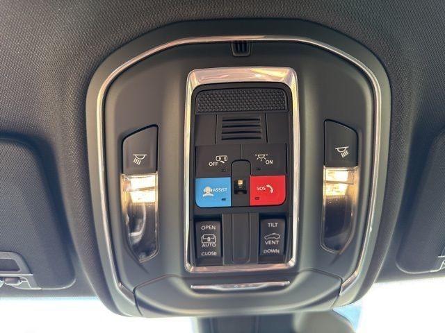 new 2025 Jeep Grand Cherokee car, priced at $41,780