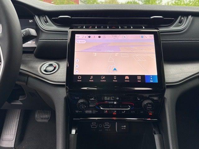 new 2025 Jeep Grand Cherokee car, priced at $49,970