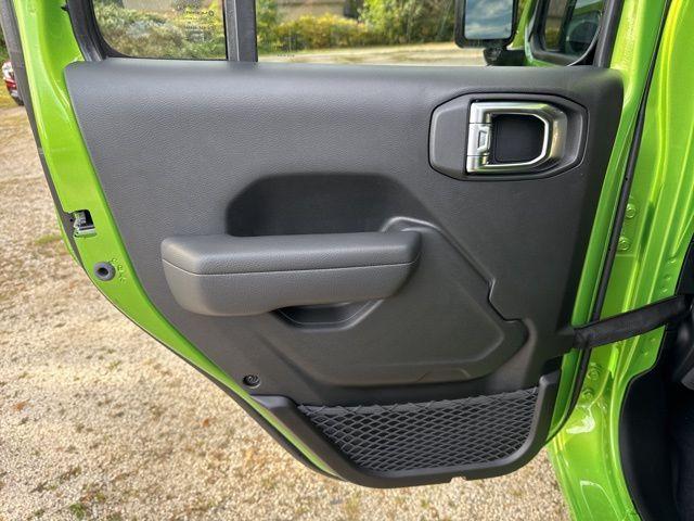 new 2025 Jeep Wrangler car, priced at $45,654