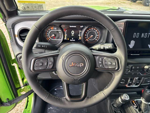 new 2025 Jeep Wrangler car, priced at $45,654