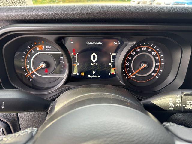 new 2025 Jeep Wrangler car, priced at $45,654