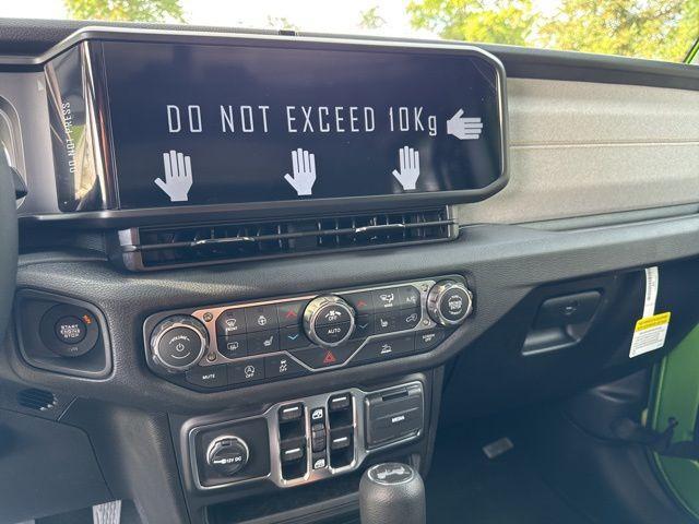new 2025 Jeep Wrangler car, priced at $45,654