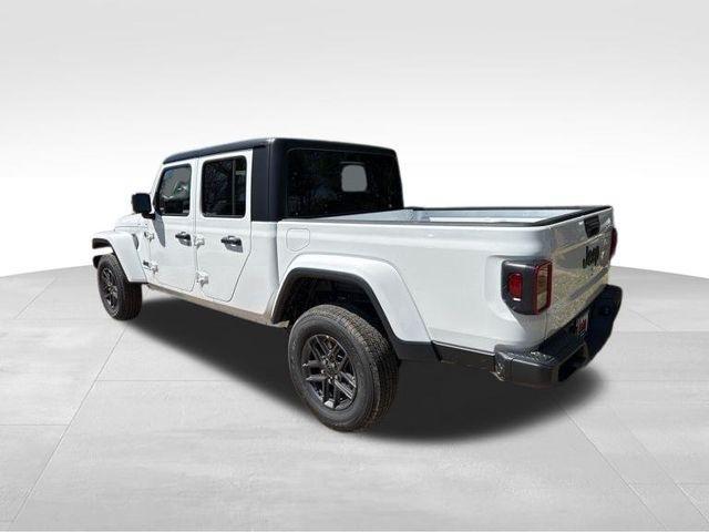 new 2025 Jeep Gladiator car, priced at $46,373