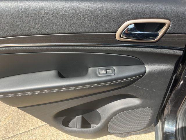 used 2016 Jeep Grand Cherokee car, priced at $10,995