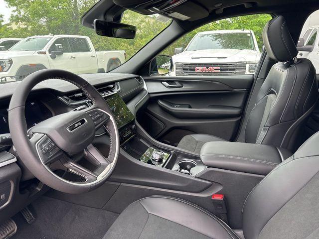 new 2025 Jeep Grand Cherokee car, priced at $41,615