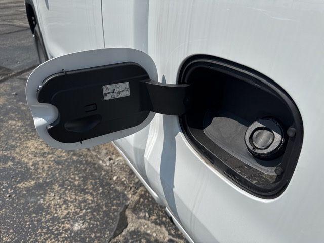 new 2025 GMC Sierra 1500 car, priced at $30,541