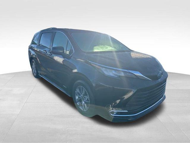 used 2021 Toyota Sienna car, priced at $39,995