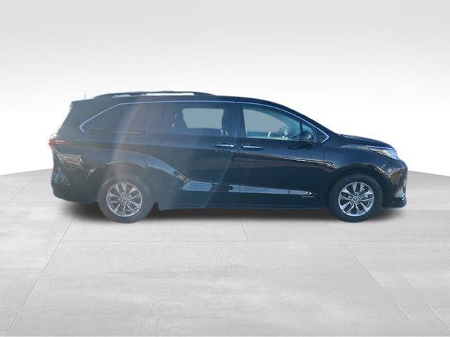 used 2021 Toyota Sienna car, priced at $39,995