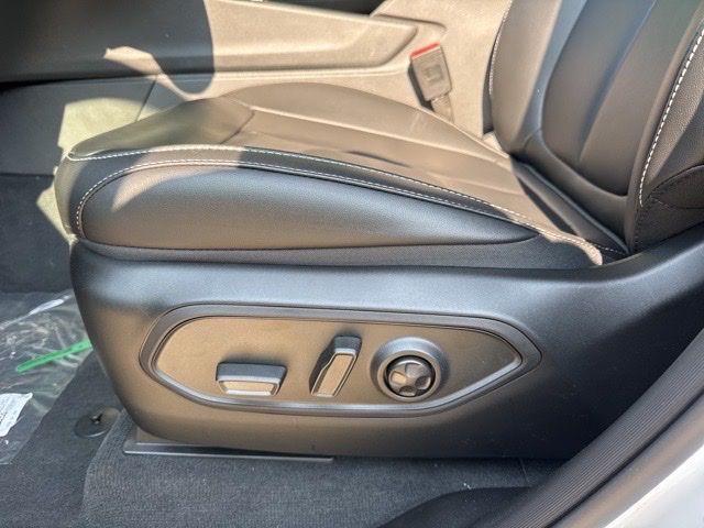 new 2025 Jeep Grand Cherokee car, priced at $38,109