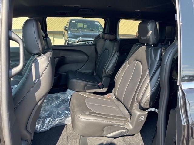 new 2026 Chrysler Pacifica car, priced at $36,262