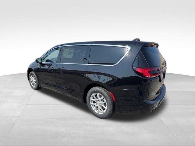 new 2026 Chrysler Pacifica car, priced at $36,262
