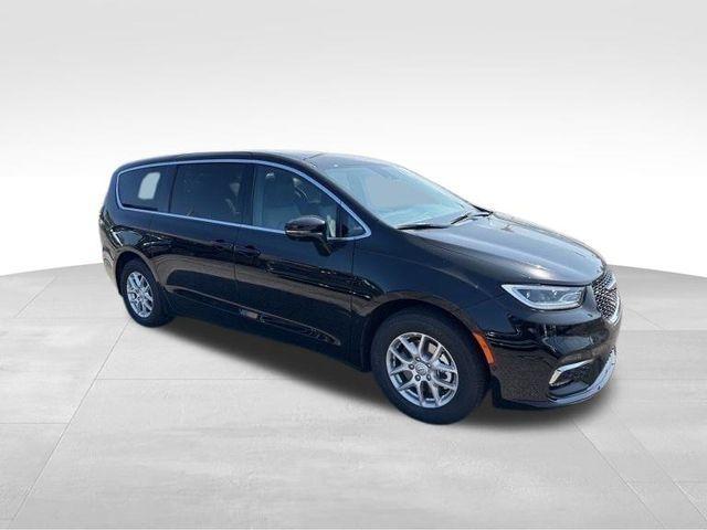 new 2026 Chrysler Pacifica car, priced at $36,262