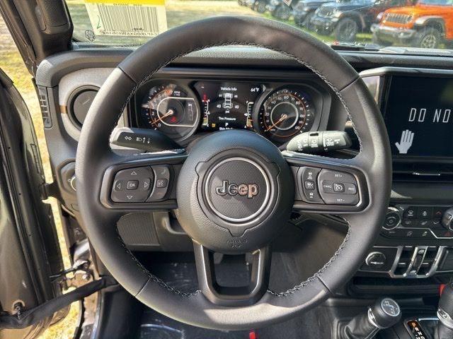 new 2025 Jeep Wrangler car, priced at $44,654