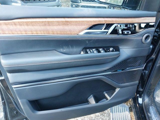 new 2024 Jeep Grand Wagoneer L car, priced at $93,324