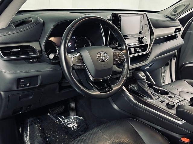 used 2021 Toyota Highlander car, priced at $34,543