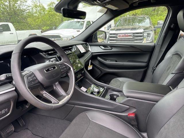 new 2025 Jeep Grand Cherokee L car, priced at $41,983