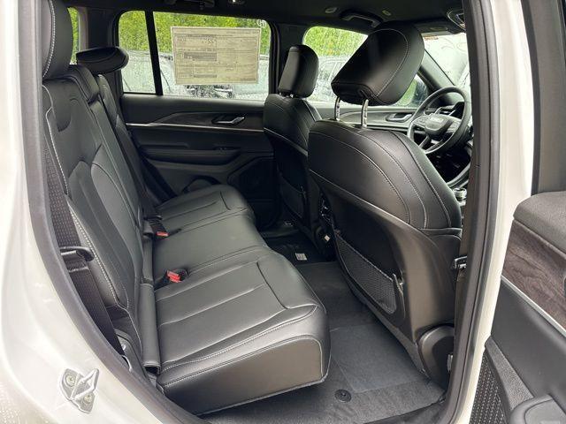 new 2025 Jeep Grand Cherokee car, priced at $45,761