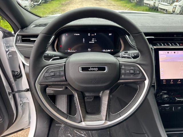 new 2025 Jeep Grand Cherokee car, priced at $45,761