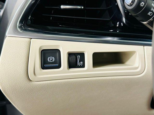 used 2023 Cadillac XT6 car, priced at $40,555