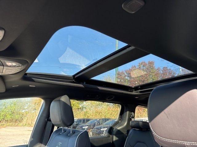 new 2026 Chrysler Pacifica car, priced at $46,977