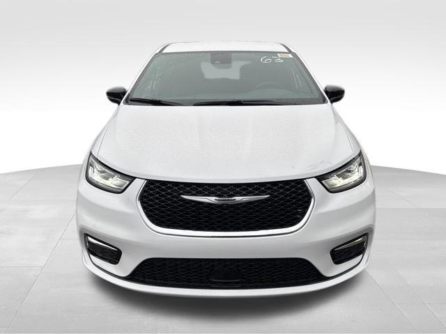 new 2026 Chrysler Pacifica car, priced at $35,751