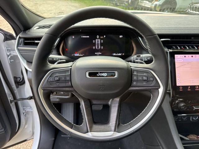 new 2025 Jeep Grand Cherokee car, priced at $45,551
