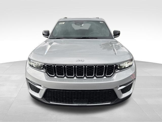 new 2025 Jeep Grand Cherokee car, priced at $40,678