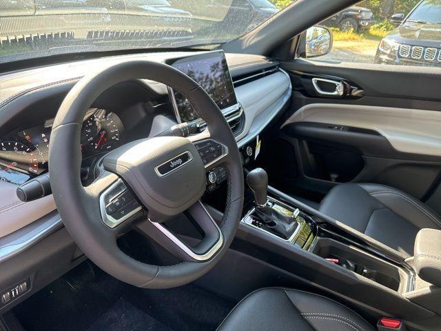 new 2025 Jeep Compass car, priced at $28,125