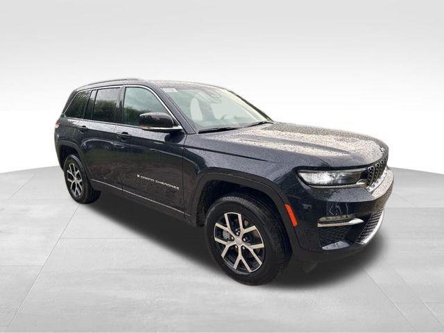 new 2025 Jeep Grand Cherokee car, priced at $40,678