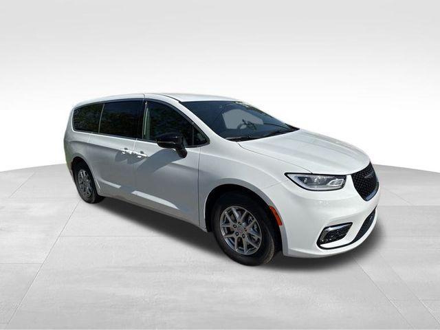 new 2025 Chrysler Pacifica car, priced at $38,608