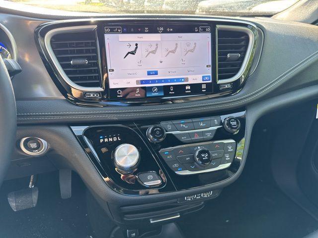 new 2025 Chrysler Pacifica car, priced at $38,608