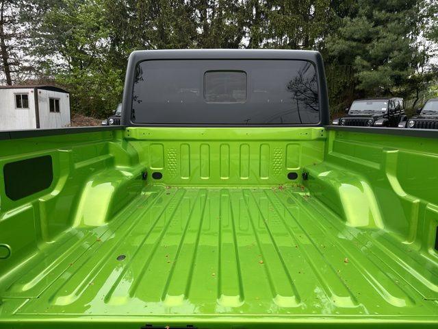 new 2025 Jeep Gladiator car, priced at $45,473