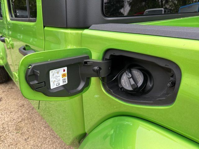 new 2025 Jeep Gladiator car, priced at $45,473