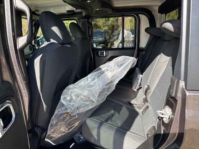 new 2025 Jeep Gladiator car, priced at $45,473