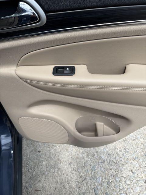 used 2020 Jeep Grand Cherokee car, priced at $27,995