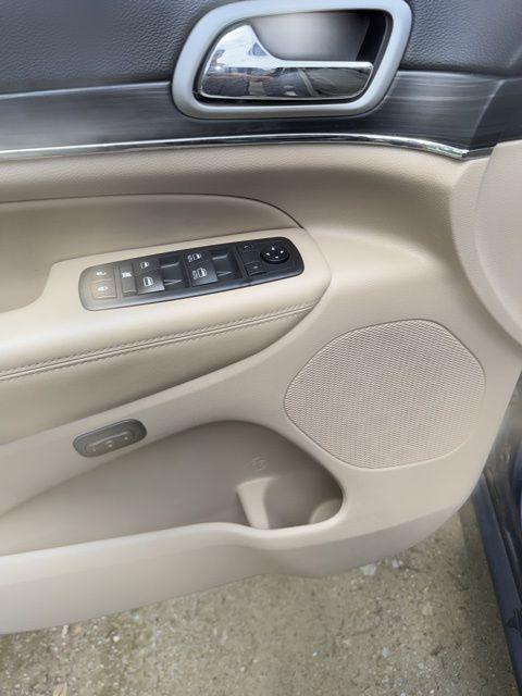 used 2020 Jeep Grand Cherokee car, priced at $27,995