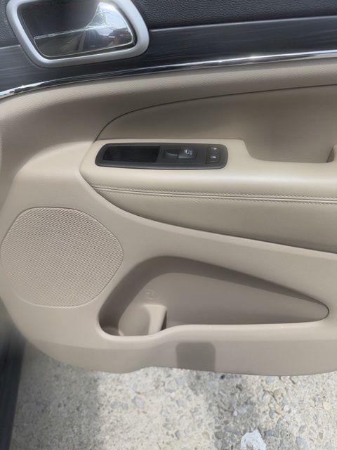 used 2020 Jeep Grand Cherokee car, priced at $27,995