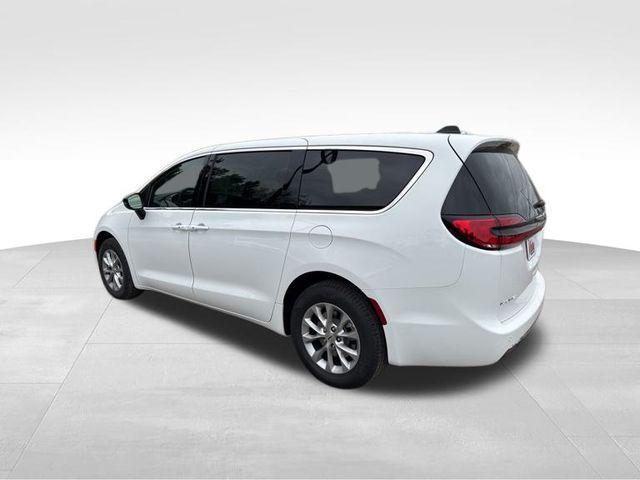 new 2025 Chrysler Pacifica car, priced at $40,831