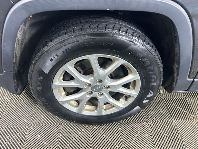 used 2015 Jeep Cherokee car, priced at $9,995