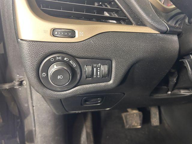 used 2015 Jeep Cherokee car, priced at $9,995