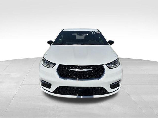 new 2025 Chrysler Pacifica car, priced at $38,608