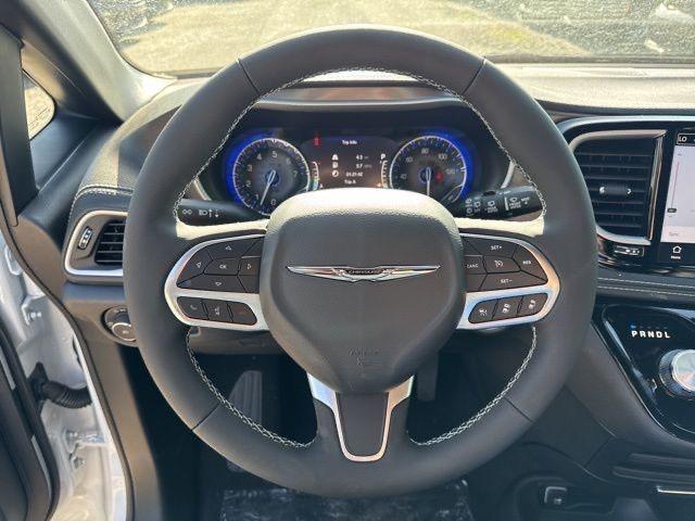 new 2025 Chrysler Pacifica car, priced at $38,608