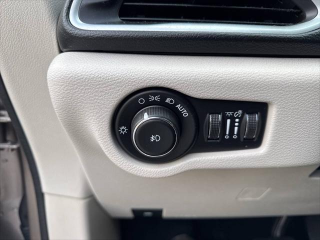 used 2017 Chrysler Pacifica car, priced at $14,995