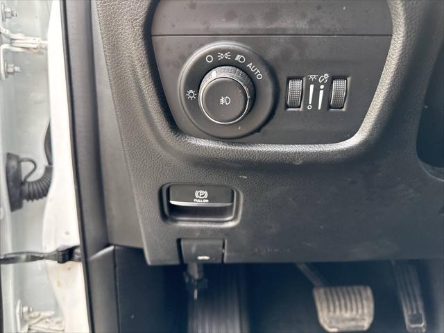 used 2023 Jeep Grand Cherokee car, priced at $30,995