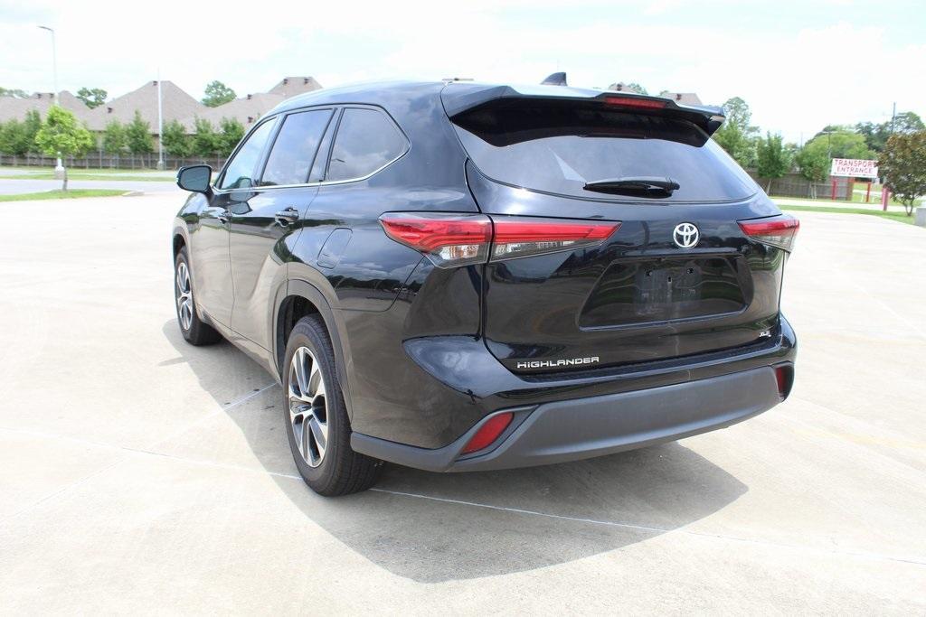 used 2021 Toyota Highlander car, priced at $31,395